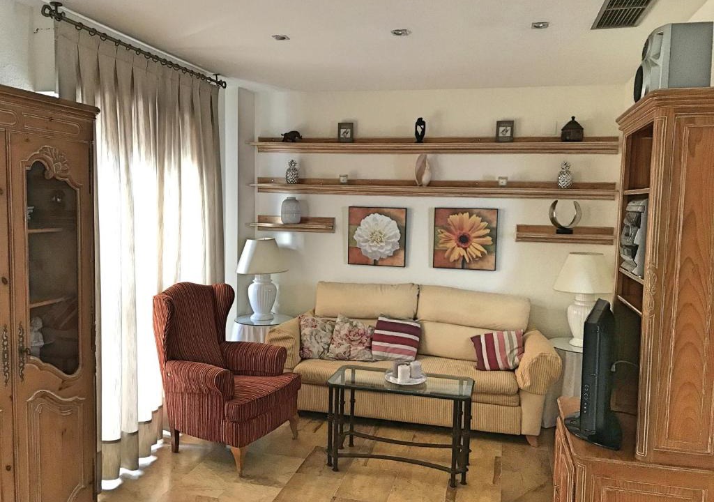 Ciudad Jardin Apartment | Dúplex con patio junto al centro
