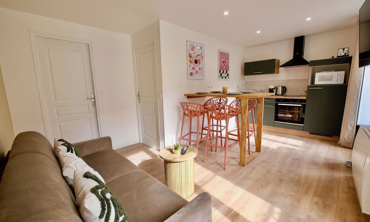 Carentan Apartment | D-DAY SUITES - carentanlocation.fr: DUNE - Downtown - Sleeps 4/2 min from the train station