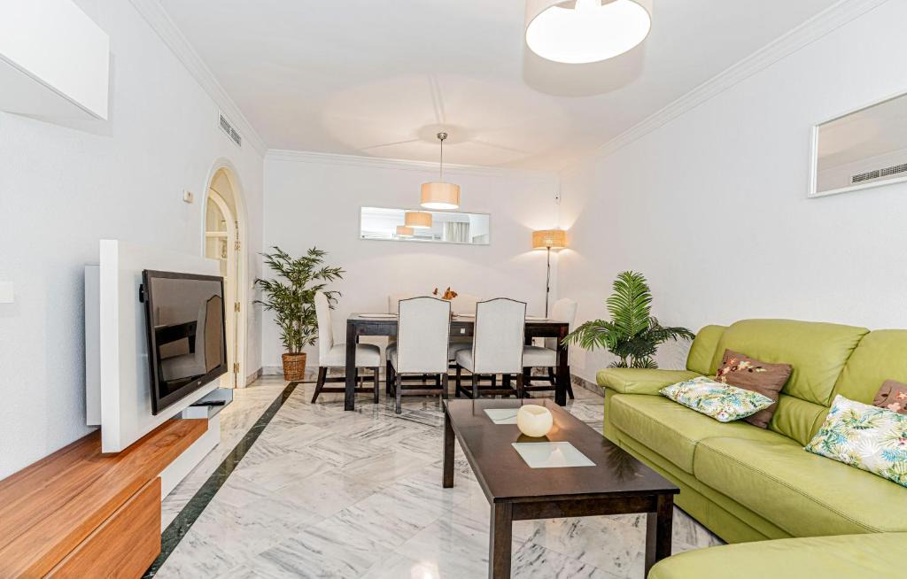 Marbella Apartment | Dama de Noche by Rent Me
