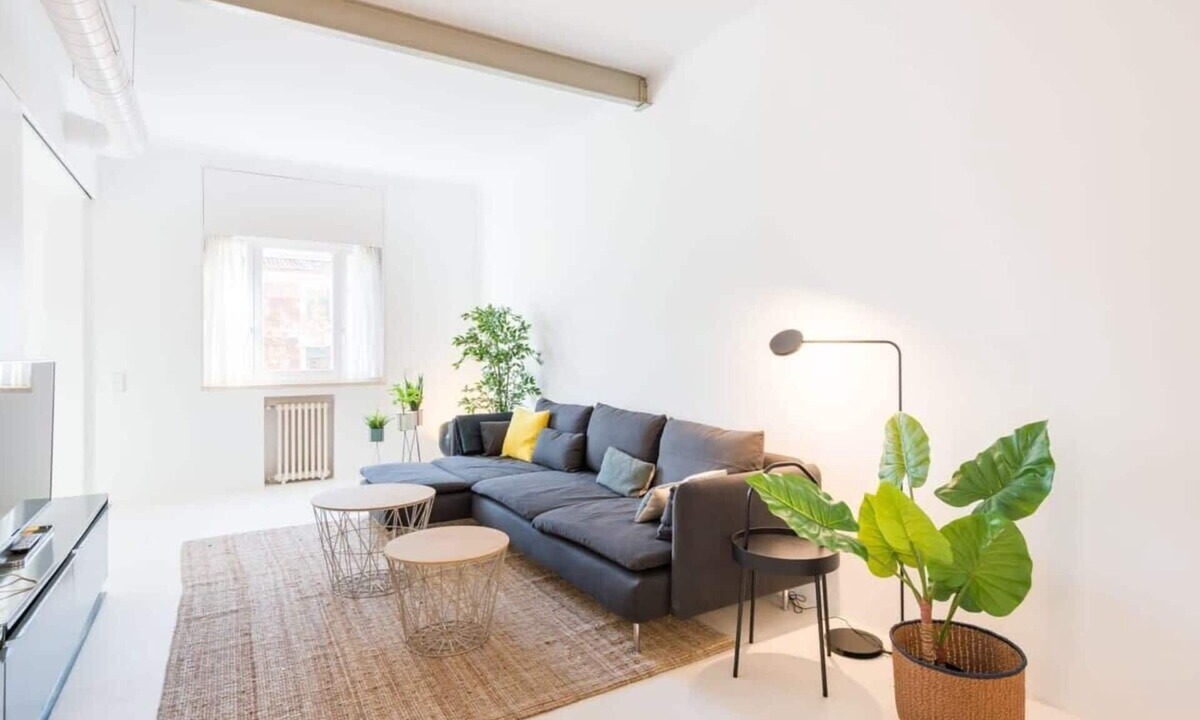 Palos de la Frontera Apartment | Delicias | Designer 2 bedroom apartment in Atocha
