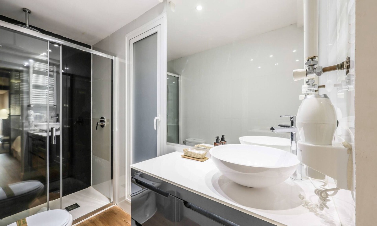 Chueca Apartment | Design and Comfort in the Heart of Madrid Chueca I1I
