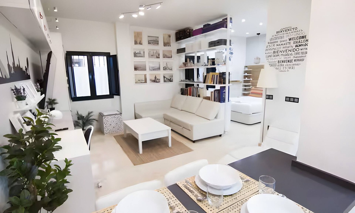 San Gil Apartment | Designer Loft at Seville's Alameda — Smart Tech & Wellness Oasis