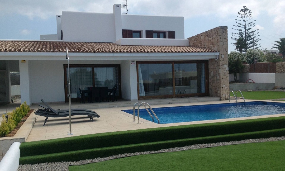 Cala de Bou Villa | DINASTY VILLA LOCATED IN ONE OF THE BEST AREAS OF IBIZA.