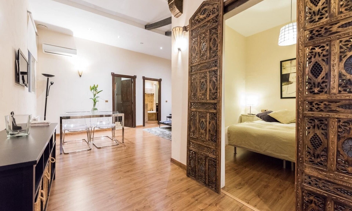 Trafalgar Apartment | Downtown Jacuzzi