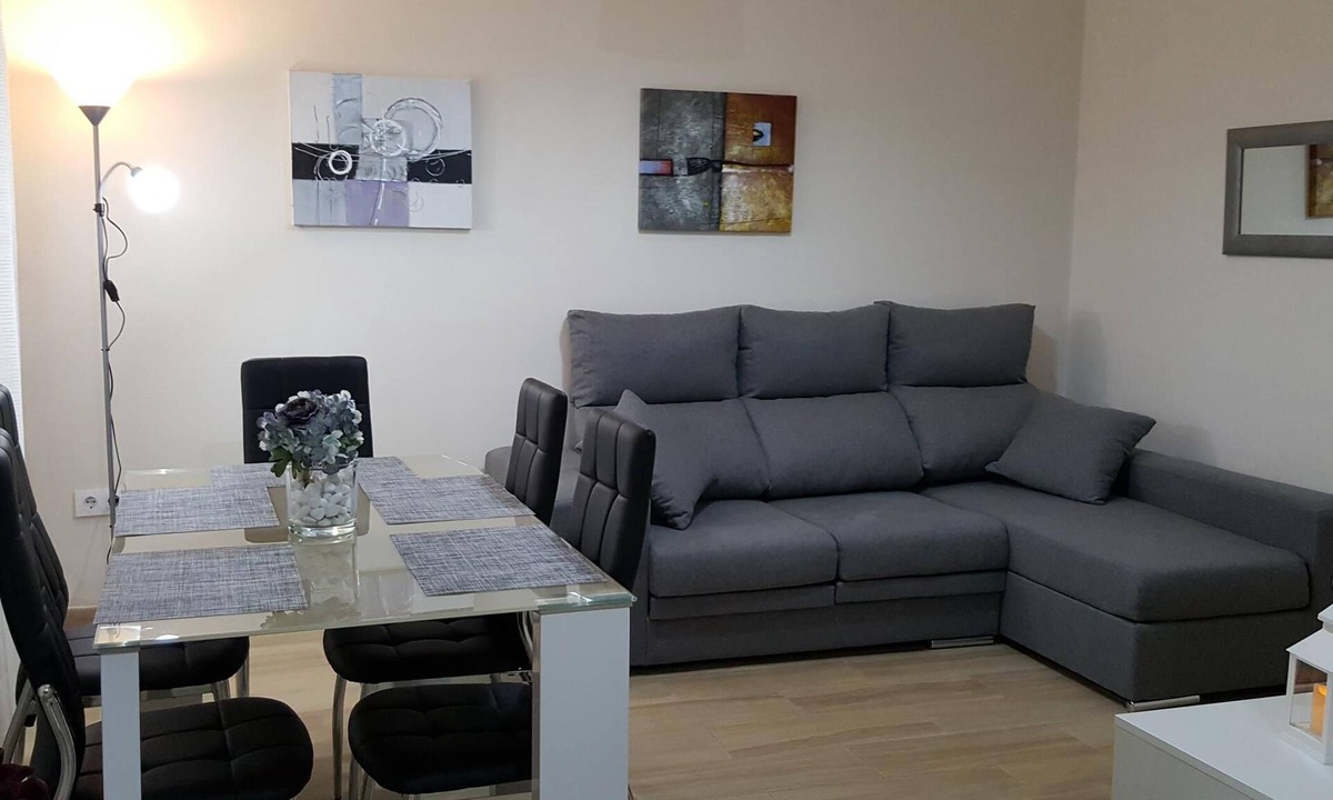 Centro Comercial Apartment | Eduardo Lucena 5, Flamenco