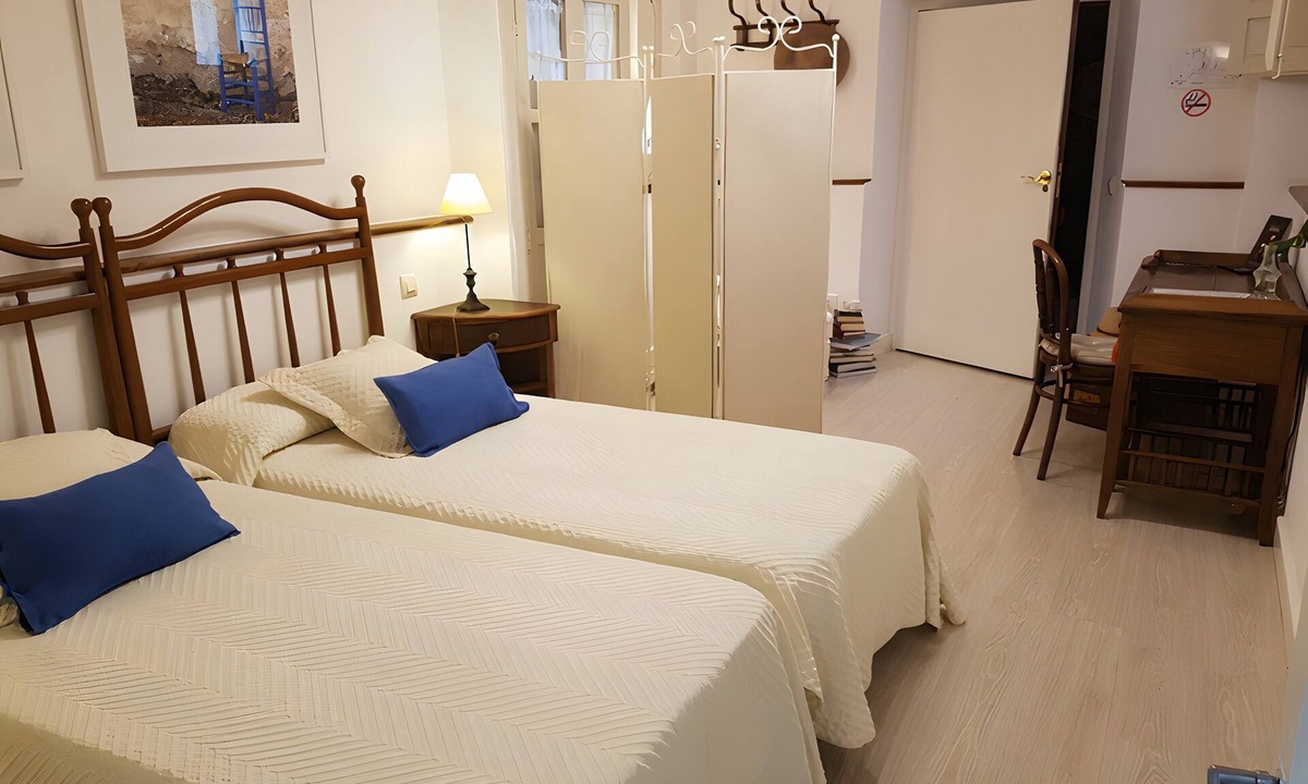 Consuegra Apartment | El Hogar Room, Rural Hotel in Consuegra, La Mancha