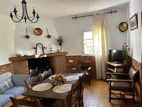 Igualeja House | El Huerto de la Tia Anita