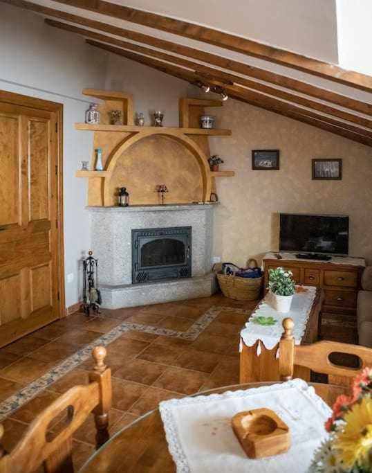 Navarredonda de Gredos Apartment | El Nido de Gredos cuco apartamento con chimenea