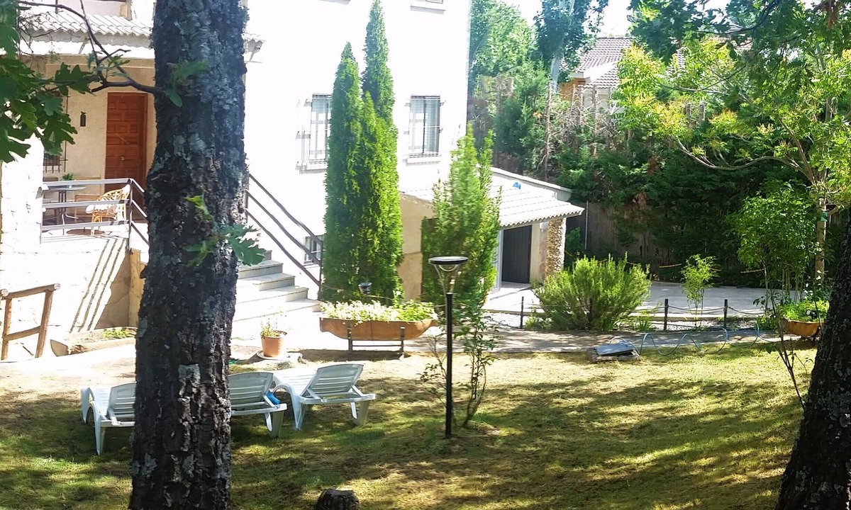 Navaluenga House | El Rincón de Gredos, comfort, privacy and views of the Sierra de Gredos.