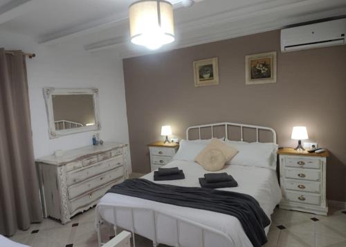 La Linea de la Concepcion House | En Poniente