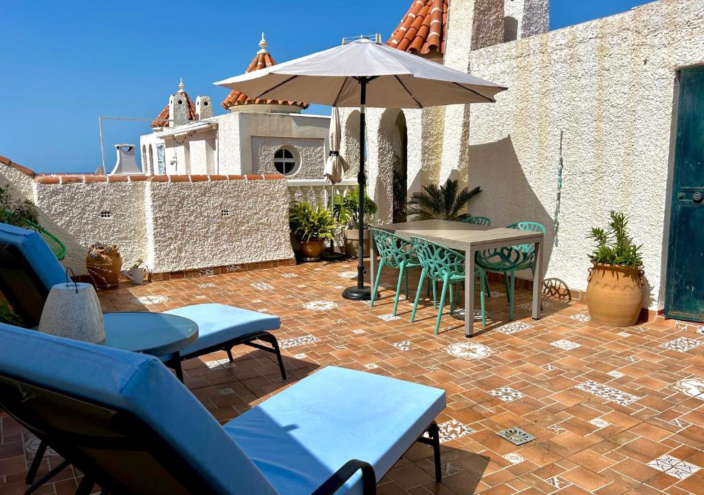 Mezquitilla Apartment | Encantador ático cerca del mar