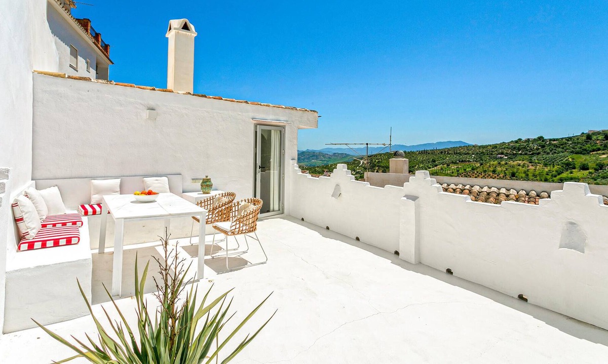 Casarabonela House | Enjoy a relaxing vacation in this stunning vacation home.
