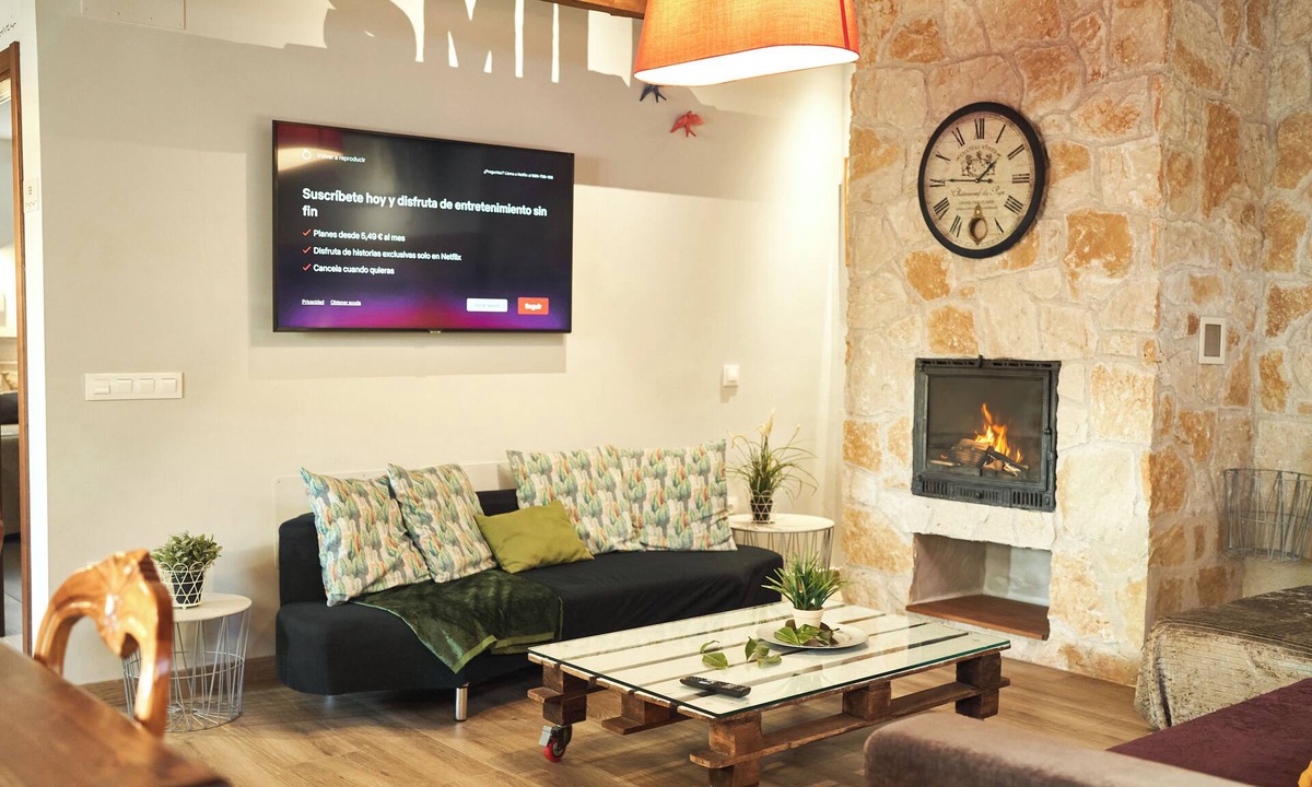 Revenga Cottage | Entre Acebedas Country House, Segovia, 1 hour from Madrid, with a fireplace. PRIVATE bathrooms.