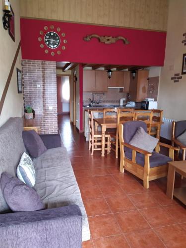 San Martin de la Vega del Al House | CASA RURAL GREDOS