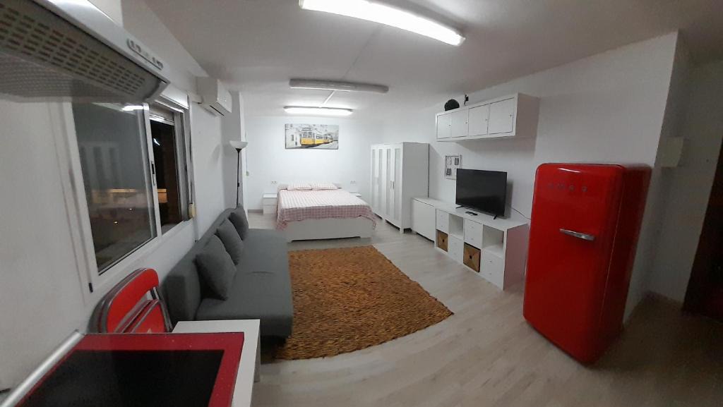 Explanada de la Estacion Apartment | Estudio frente a Estación María Zambrano