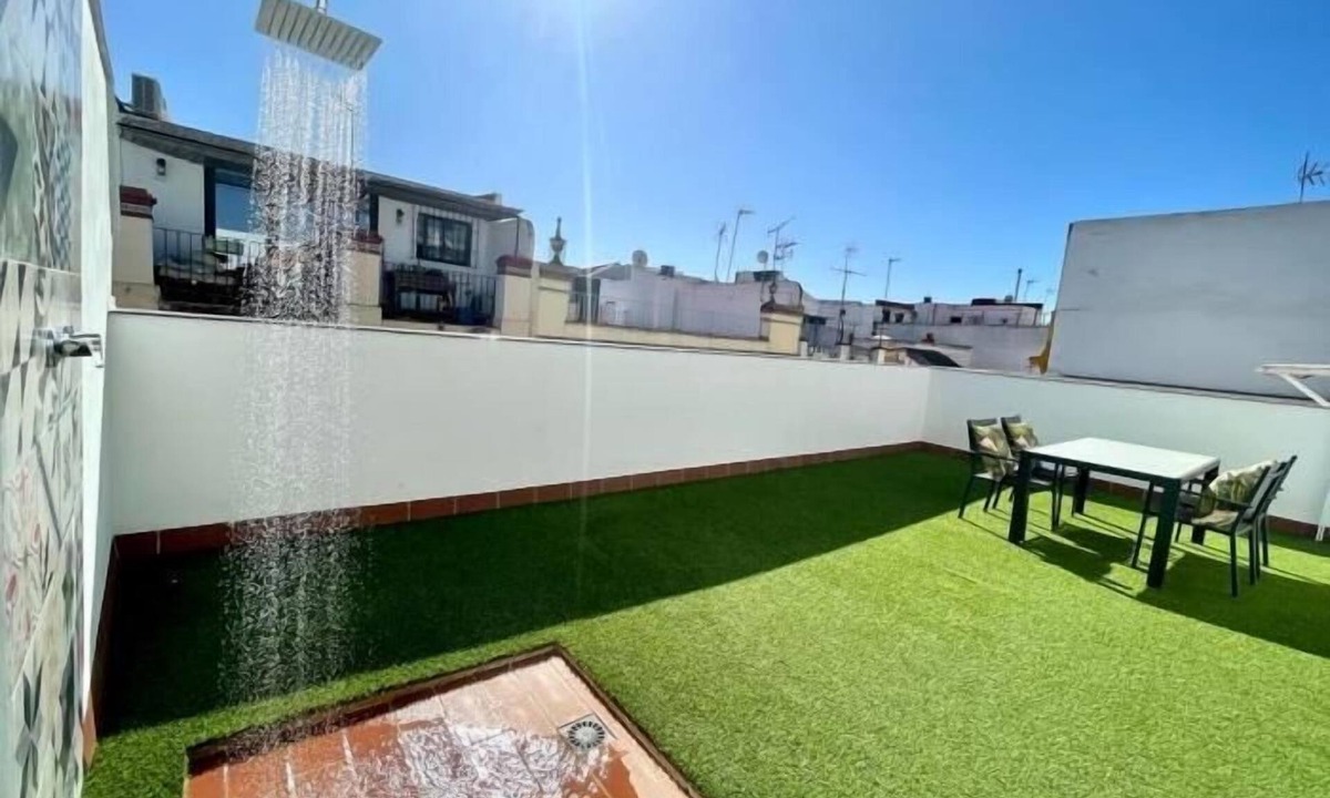 Feria Apartment | Eva Recommends Soho Alameda Duplex