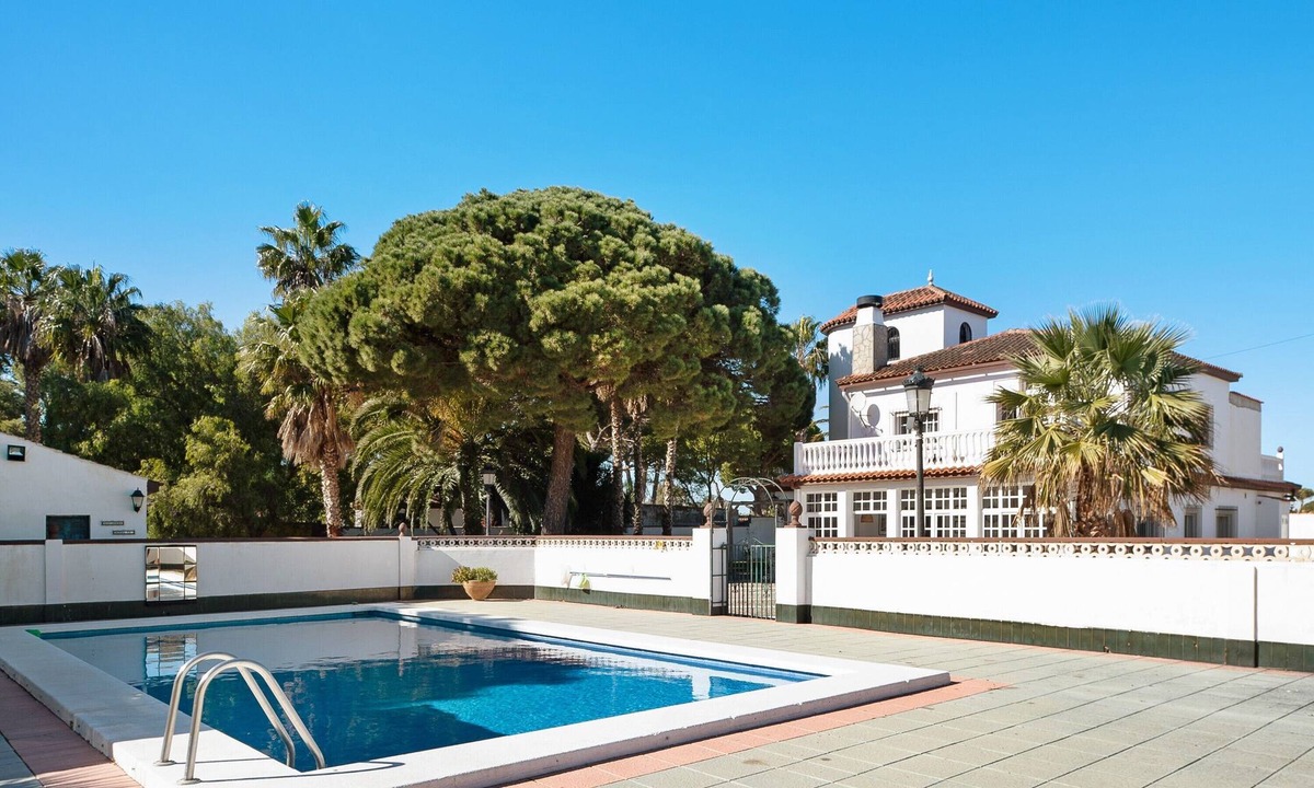 Chiclana de la Frontera Villa | Exclusive Villa for Groups in Chiclana de la Frontera