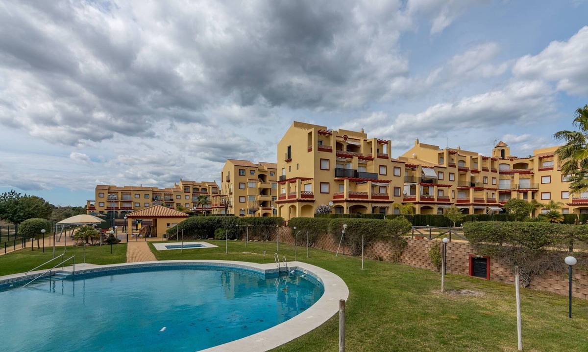 Costa Esuri Apartment | Family Apartment With Amenities