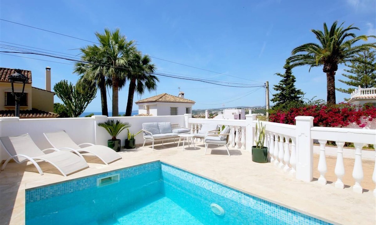 Urbanizacion Puerto de Estepona Villa | Family villa with sea views and air con, Close to beach, restaurants and Estepona port