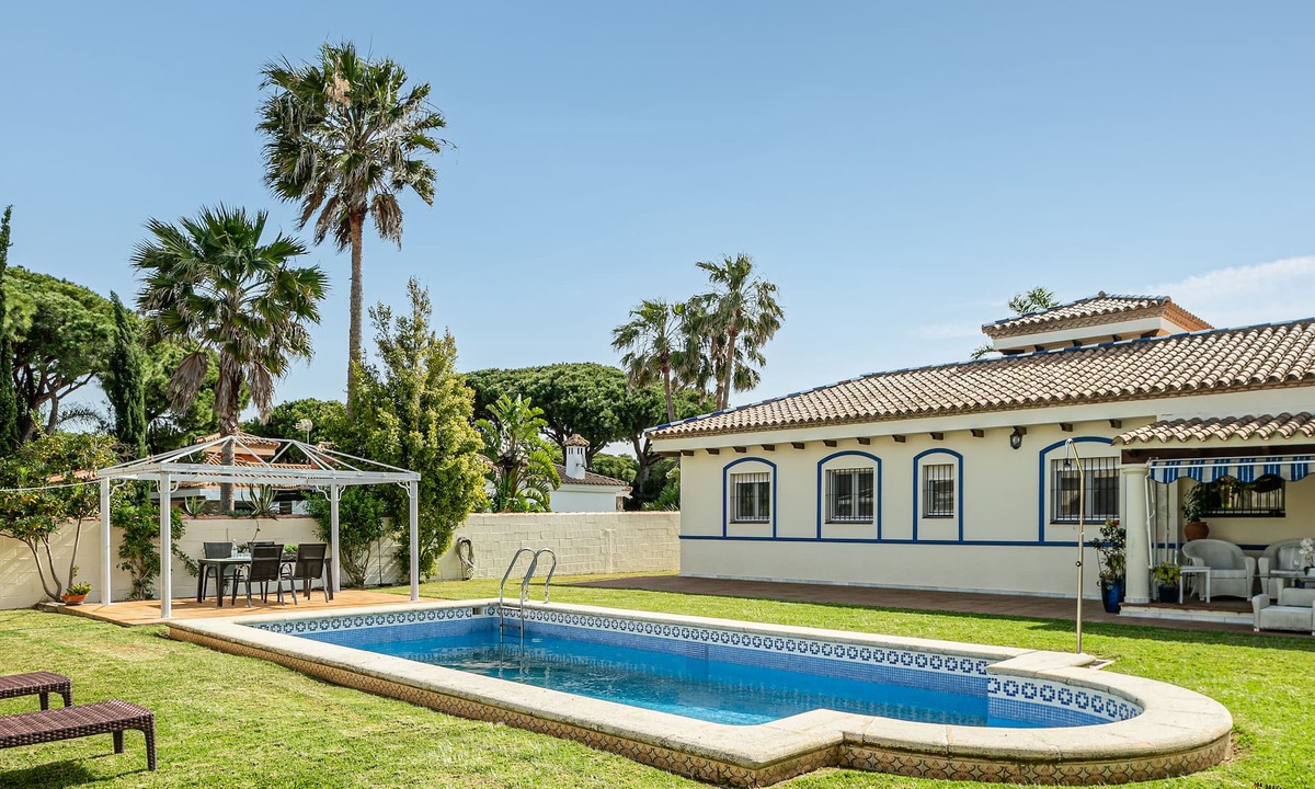 Poblado de Sancti Petri Ski Chalet | FANTASTIC CHALET MAR 150