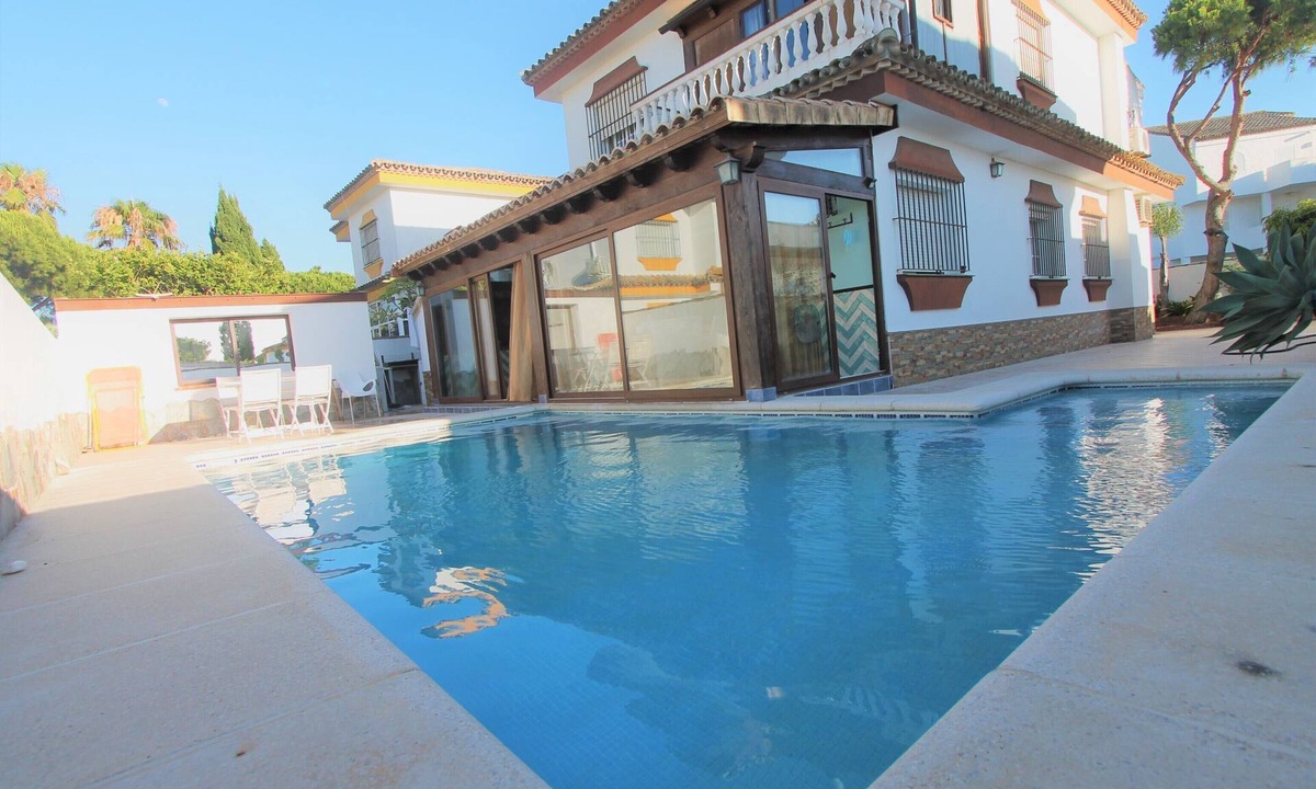 Poblado Sancti Petri Ski Chalet | Fantastic villa to disconnect and relax next to the magic spot of Chiclana.