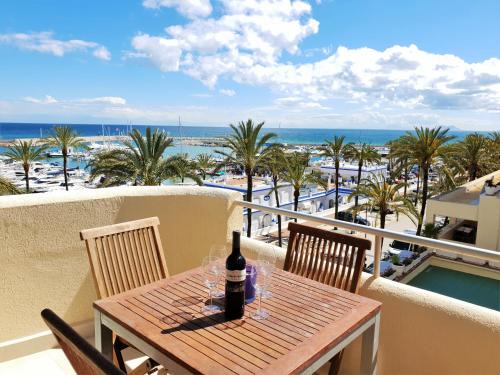 Estepona Apartment | FANTASTIC APARTMENT IN FRONT OF THE SEA & MARINA