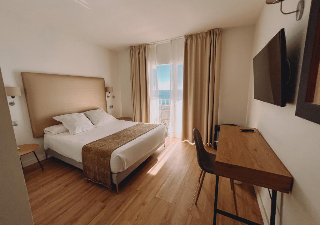 Rincon de la Victoria Hotel | FAY Victoria Beach