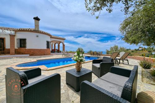 Sayalonga House | Finca Aurelia in countryside Malaga - TCM