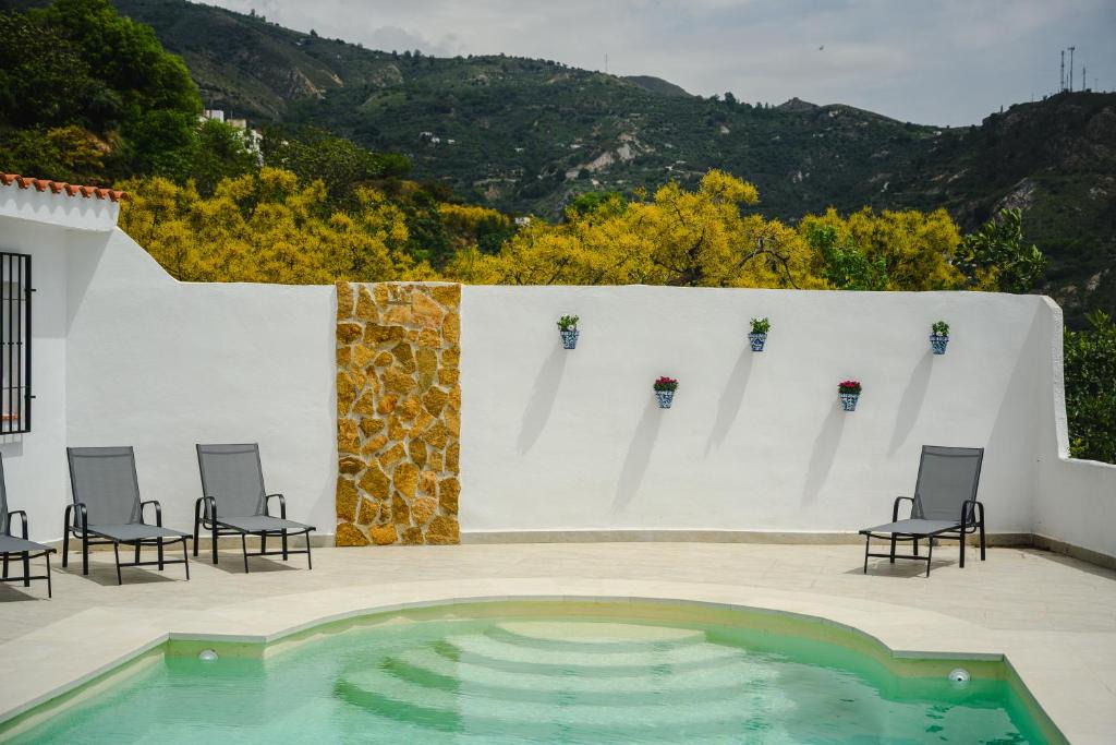 Lanjaron House | Finca Tres Aguas, Casa Rural con Piscina Privada