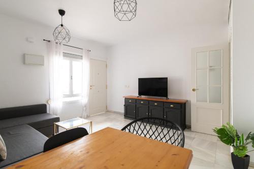 Cruz Roja-Capuchinos Apartment | Florencio Quintero Home