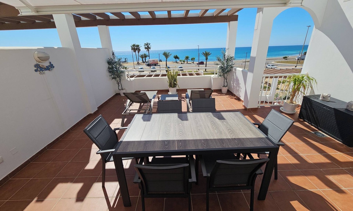 Vista de los Angeles-Rumina Apartment | Front Line Apartment with Sea Views, Fibre Internet, Lift & Communal Pool