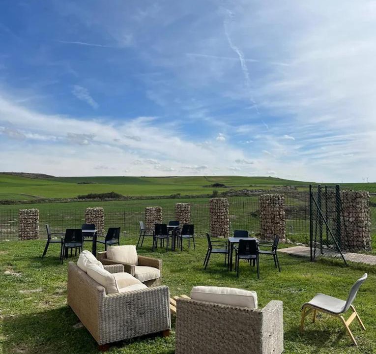 Castellanos de Castro Hostel | Fuente Sidres