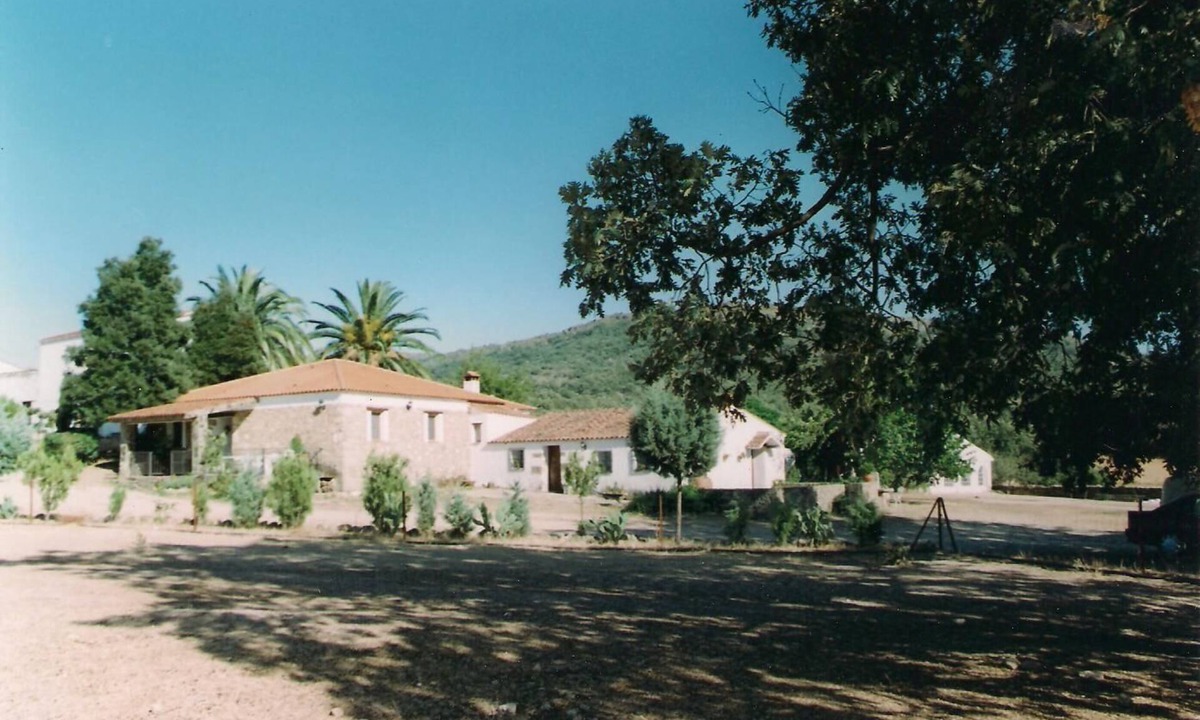 Villamiel House | Full rental house located in the countryside, porch outside with barbecue