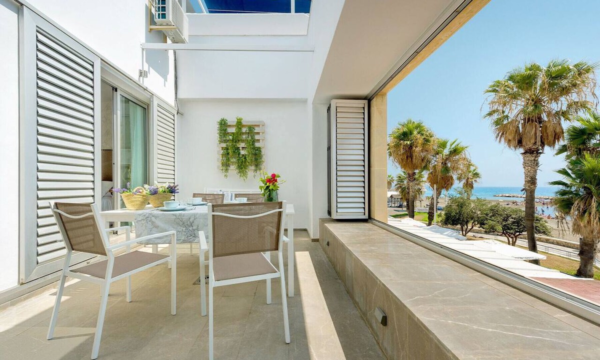 Malaga-Este Apartment | Genteel Home Casa Pedregalejo
