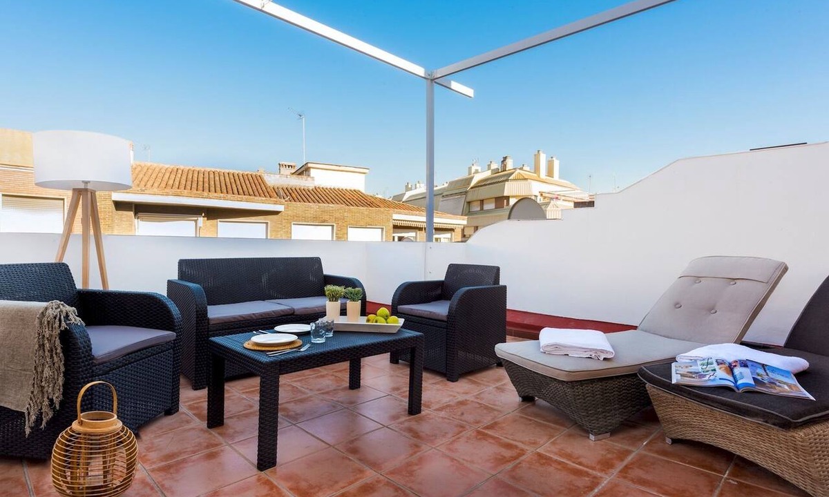 Central District Apartment | Genteel Home Gran Capitan Terrace