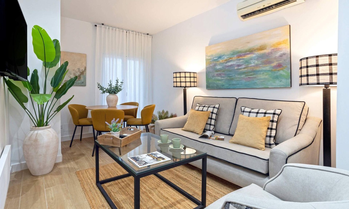 San Andres-San Pablo Apartment | Genteel Home Hinojo - Two Bedroom Apartment, Sleeps 4