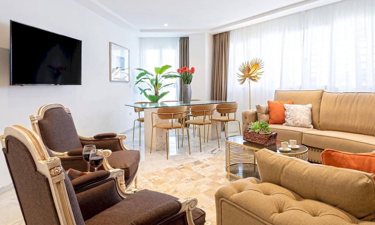 Central District Apartment | Genteel Home Isabel la Catolica I