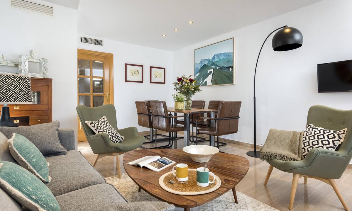 Central District Apartment | Genteel Home Isabel la Catolica IV