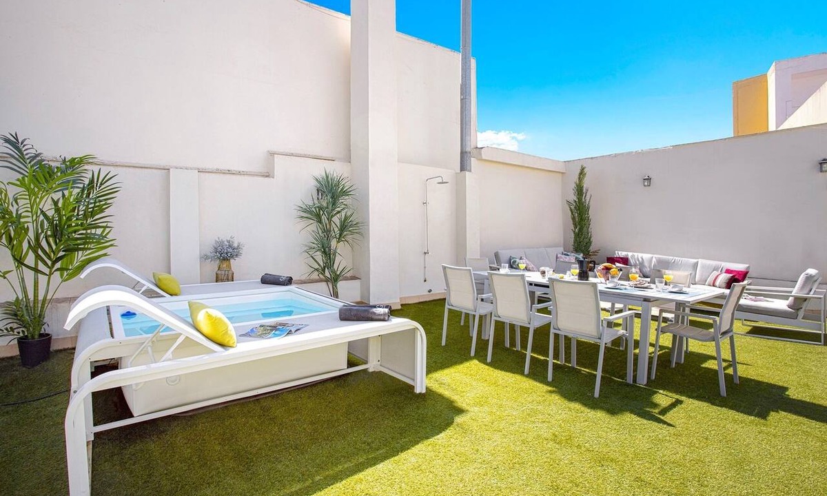 San Bartolome Apartment | Genteel Home Palacio Abades Terrace III