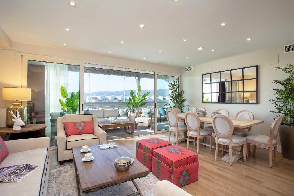 La Trinidad-San Juan y Todos los Santos Apartment | Genteel Home Paseo de la Victoria