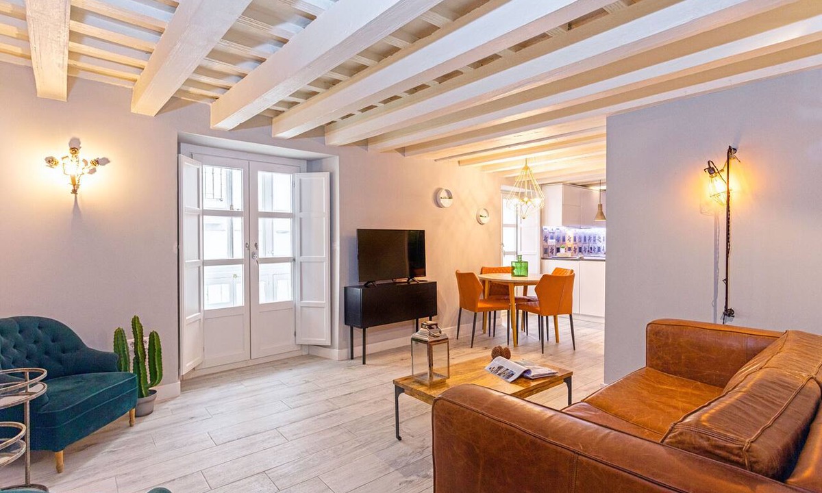 Old Town Apartment | Genteel Home Plaza de España II