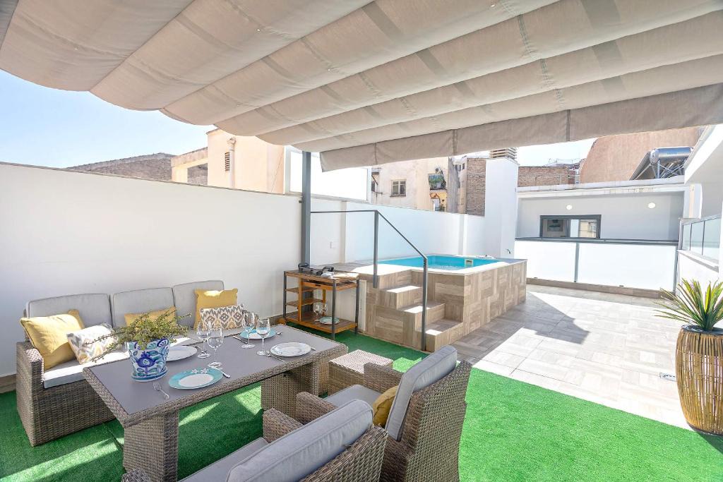 Camino de Ronda Apartment | Genteel Home Velazquez Granada