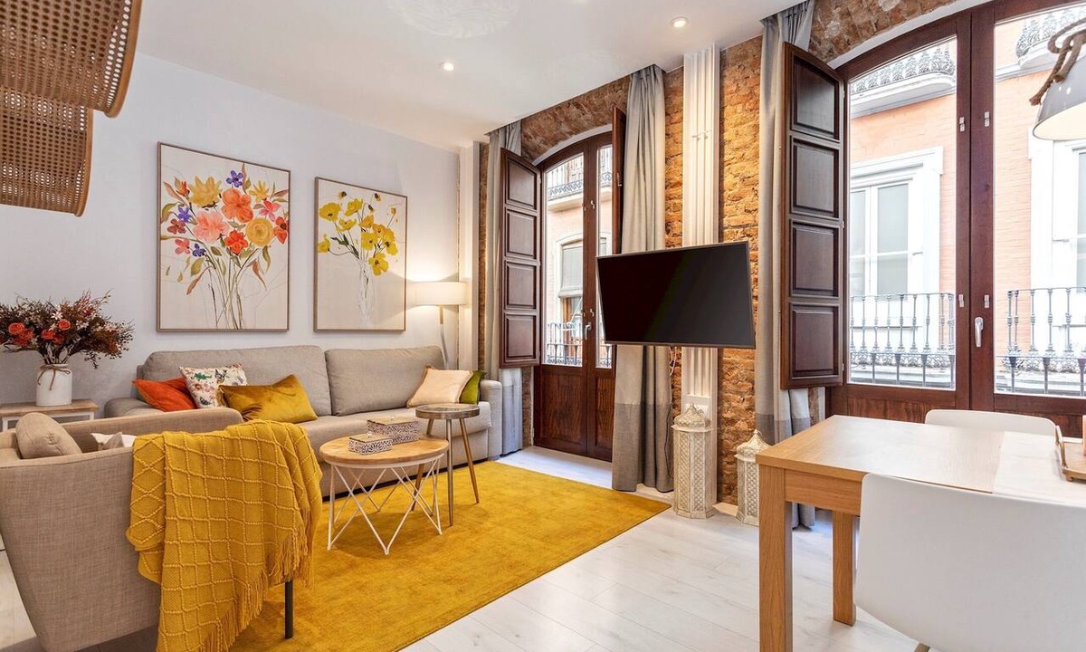 Central District Apartment | Genteel Home Zacatin 102
