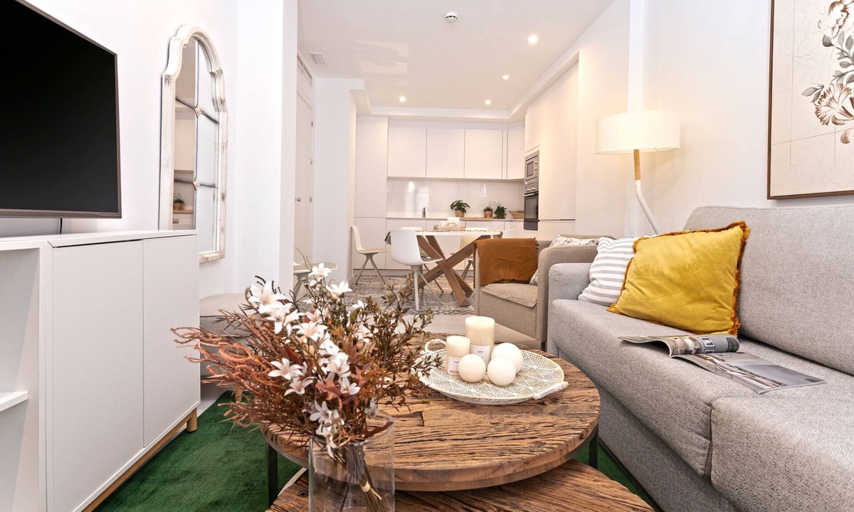 Central District Apartment | Genteel Home Zacatin 203