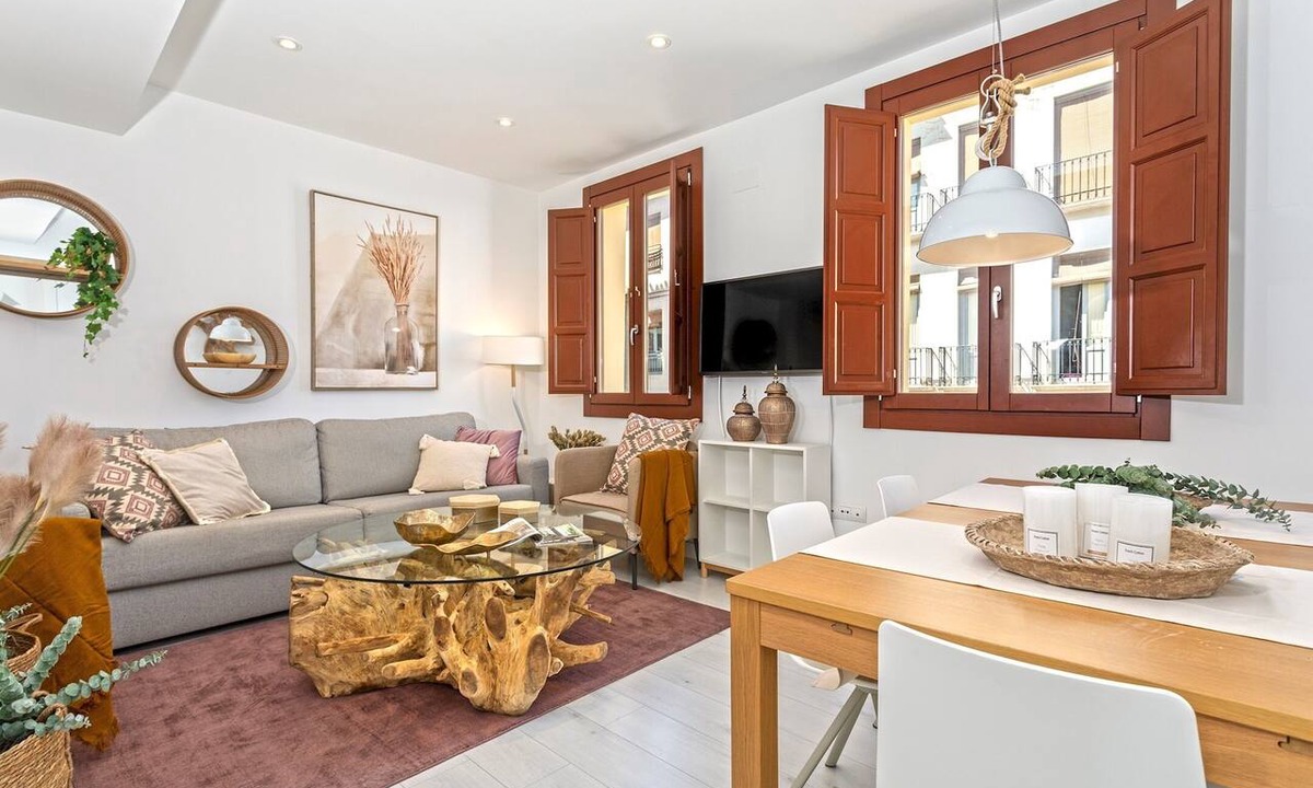Central District Apartment | Genteel Home Zacatin 303
