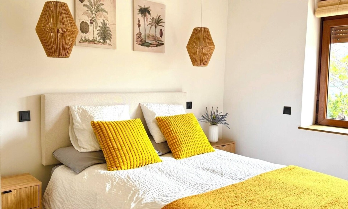 Mombeltran Apartment | Getaway in Gredos | House with outdoor area