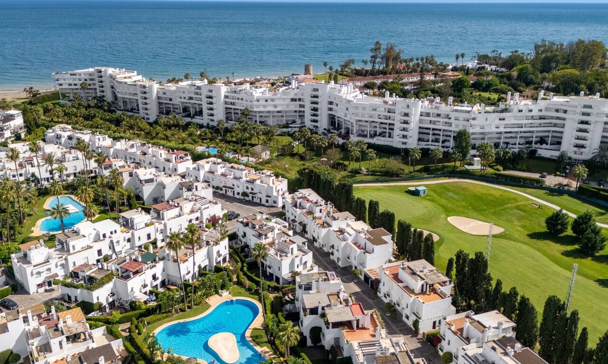 Guadalmina House | Golf & Beach Villa beside Guadalmina Golf Club — sleeps 8, private pool