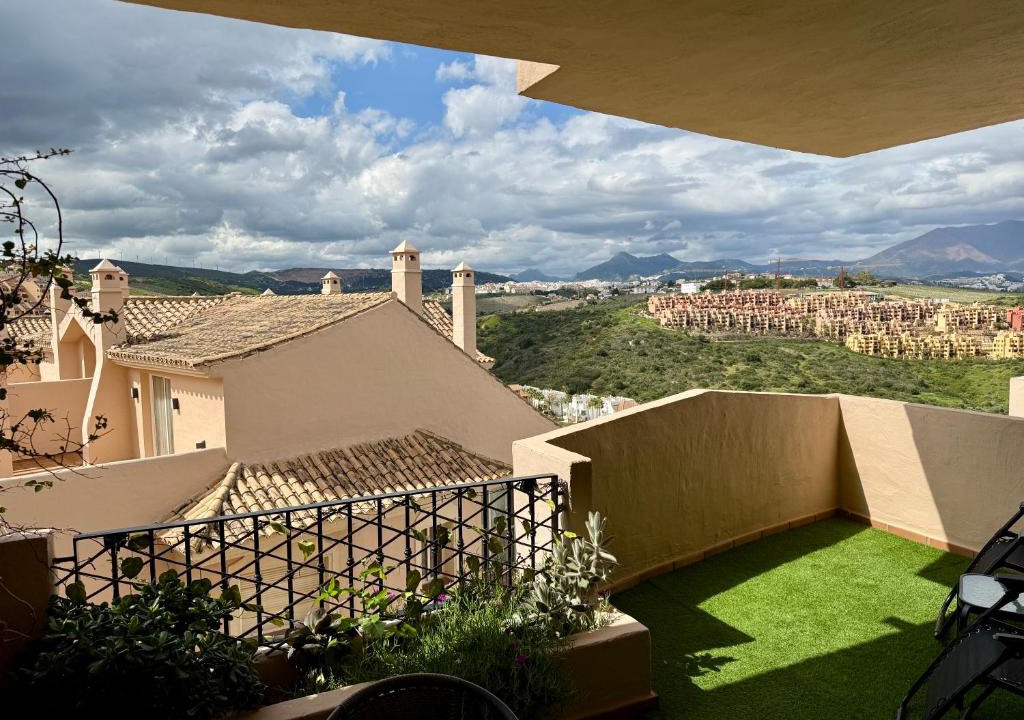 Castillo de Sabinillas Apartment | Gorgeous 2 bed Duquesa apartment, 2 pools, easy parking and 2 large balconies, 1 with stunning views