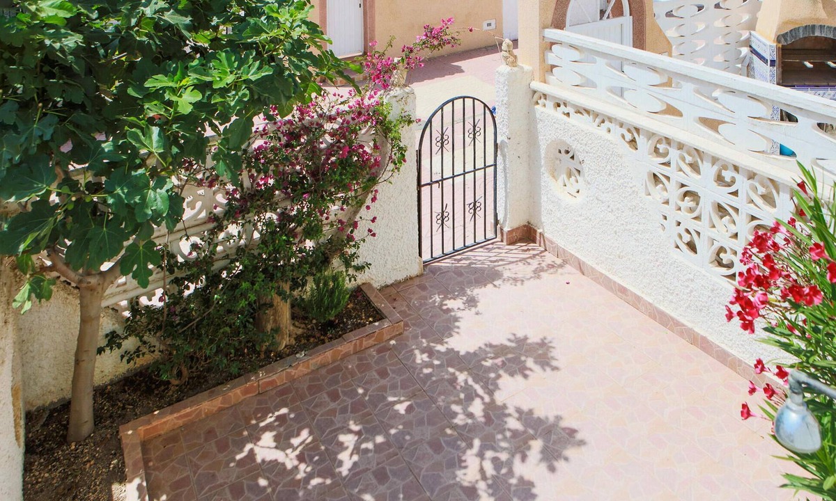 Mil Palmeras House | Gorgeous home in Pilar de la Horadada with WiFi