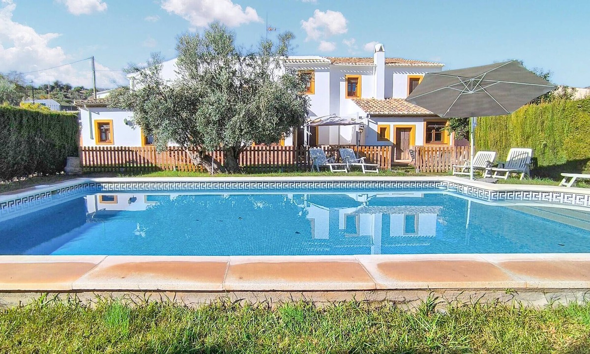 Almedinilla House | Gorgeous home in Almedinilla